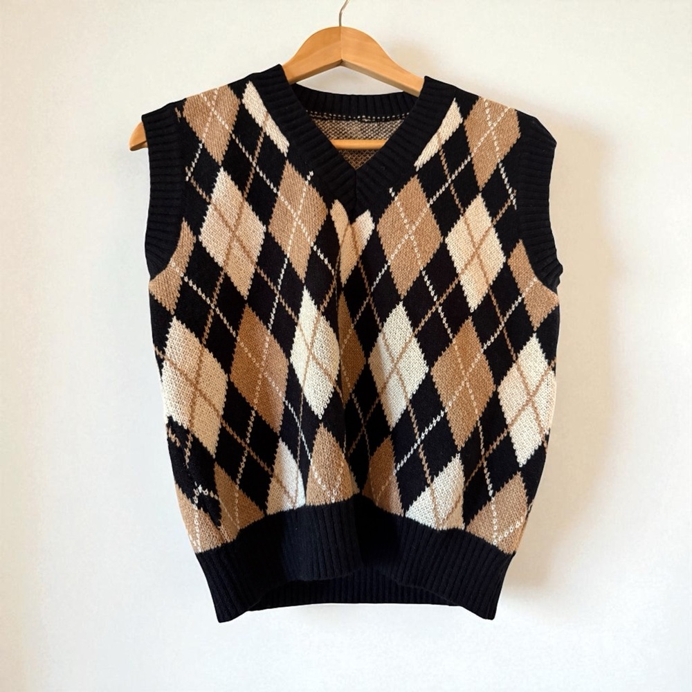 Argyle Knit Vest in Black and Tan